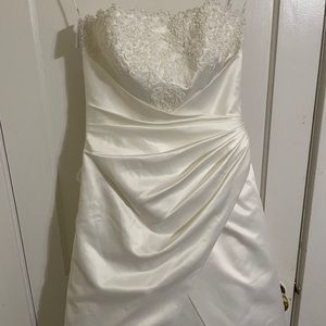 Brand New! Unaltered Wedding Dress! -Ivory